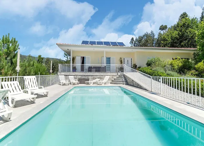 With Pool Near Douro Valley ヴィラ