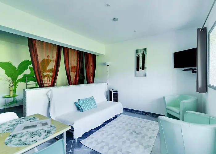 With Pool Near Douro Valley Quintela (Vinhais)